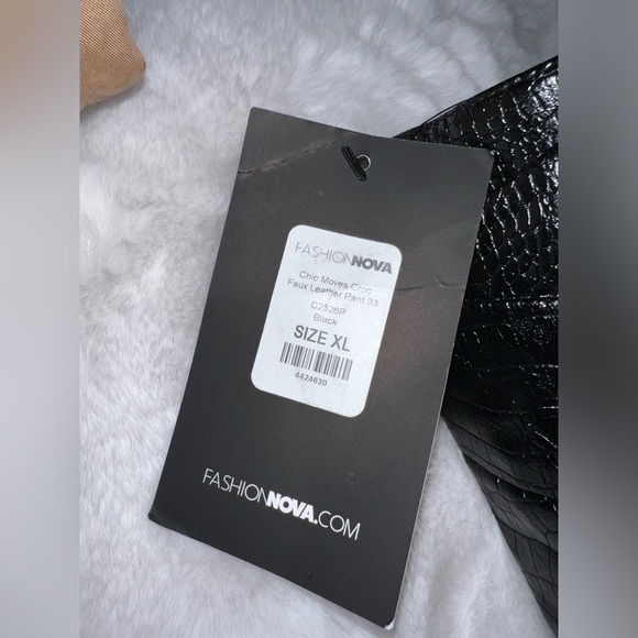 6/$15 Bundle Sale: NWT Fashion Nova Chic Moves Croc Faux Leather Pant 33 - Picture 4 of 6